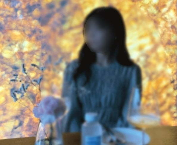 숨진 교사의 사촌 오빠라고 밝힌 A씨가 공개한 고인의 생전 모습. /사진=유가족 측 네이버 블로그 캡처