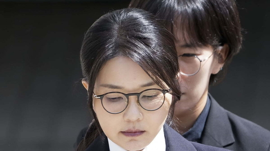 김건희 여사, 역대 영부인 최초로 구속…서울남부구치소에 정식 수용