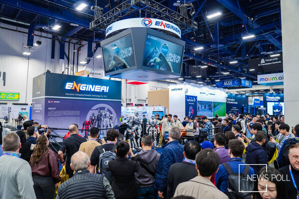 The ENGINEAI booth attracted steady visitor interest.